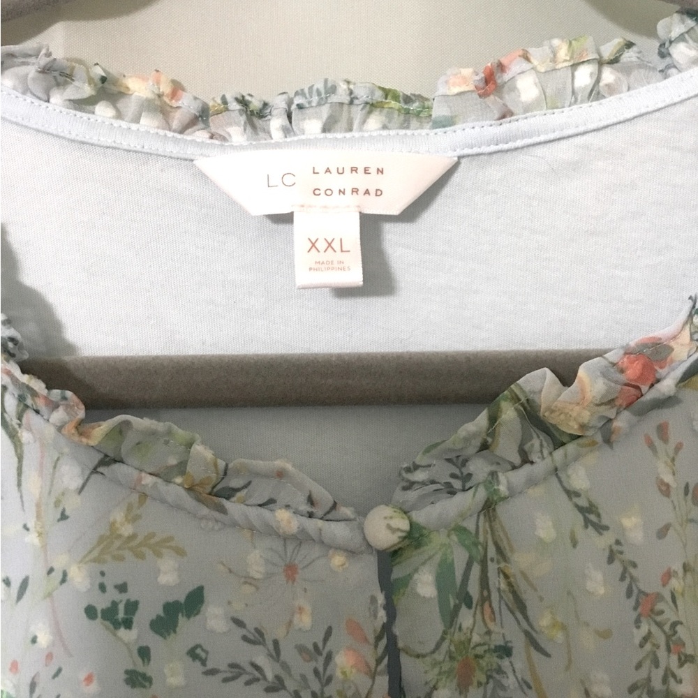 Lauren Conrad Light Blue Floral Print Flutter Sleeve Blouse~Size XXL - Picture 3 of 7